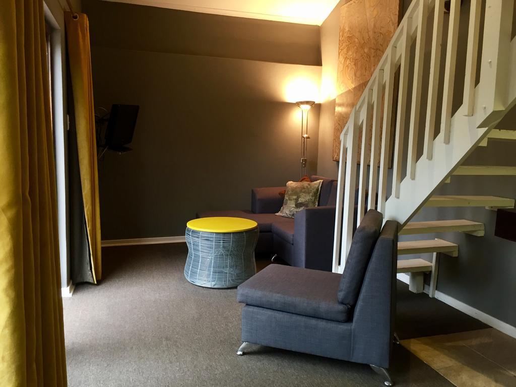 Lucky Bean Guesthouse ヨハネスブルグ エクステリア 写真
